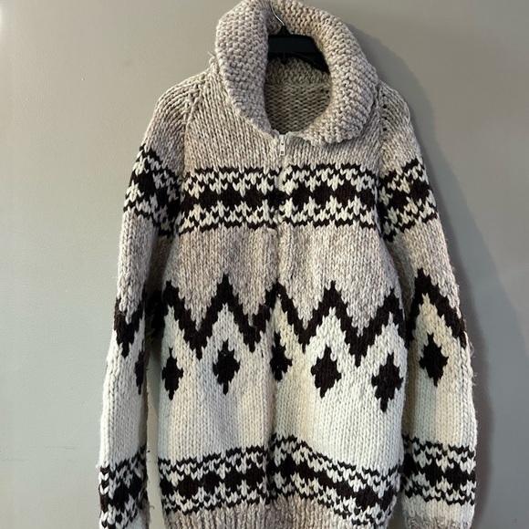 Handmade Sweaters - Vintage Cozy Gray and Black Patterned Cowichan Sweater